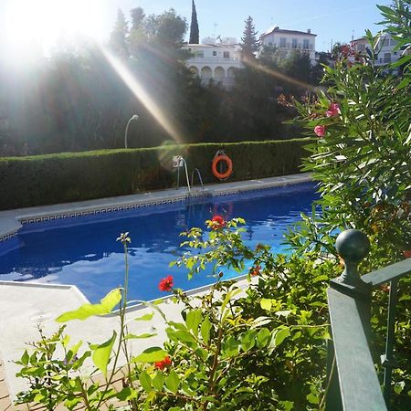 Jardines De Burriana 12 Apartman Nerja Kültér fotó