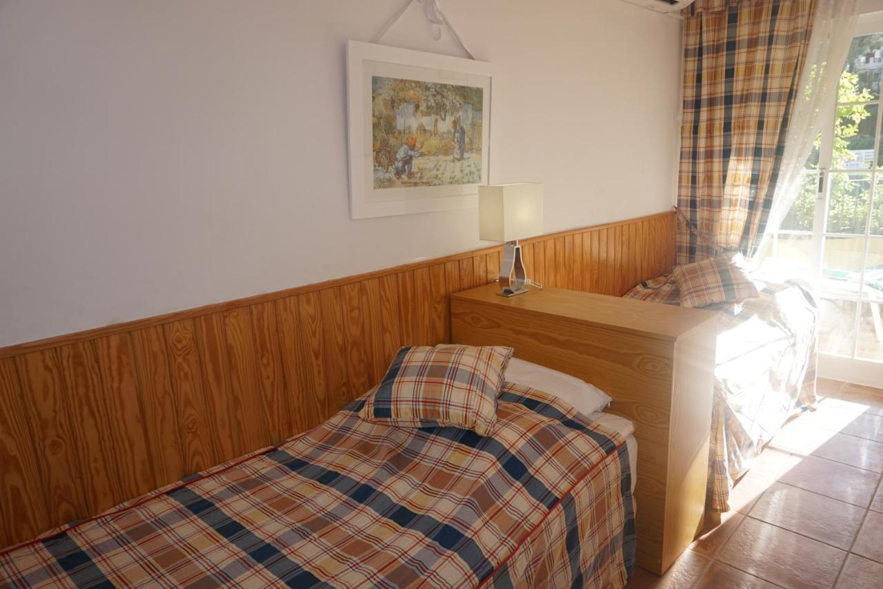 Jardines De Burriana 12 Apartman Nerja Kültér fotó